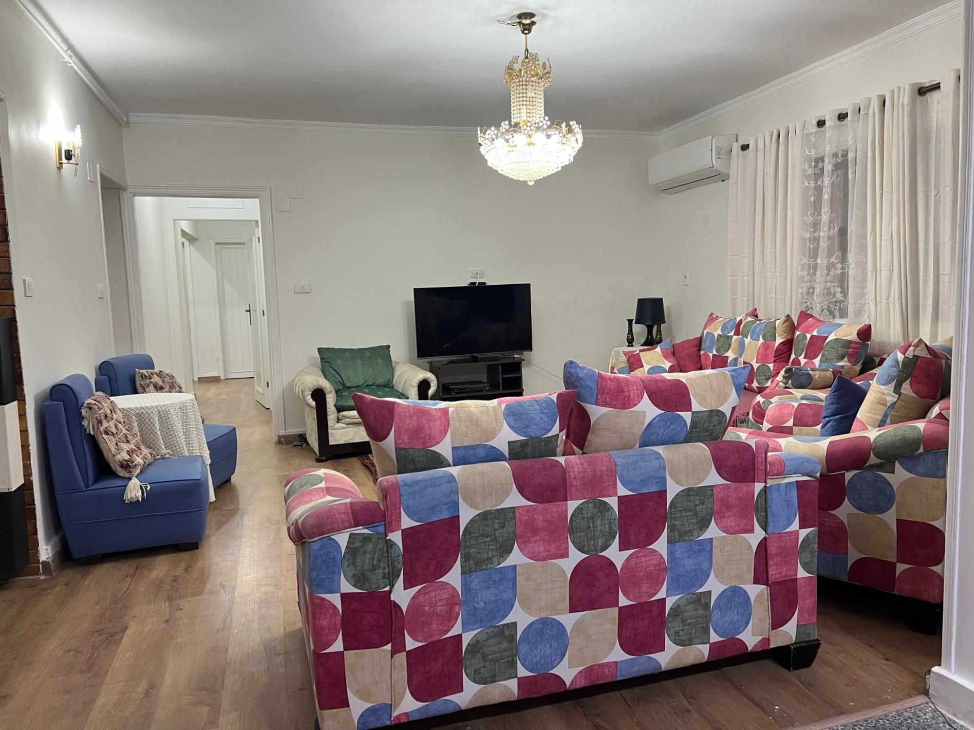Apartment Close To Stars Centrally Located